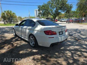2013 BMW 5 Series Sedan 535i xDrive - miniatura 2