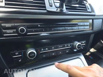 2013 BMW 5 Series Sedan 535i xDrive - miniatura 30
