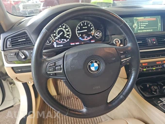 2013 BMW 5 Series Sedan 535i xDrive – miniatura 10