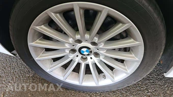 2013 BMW 5 Series Sedan 535i xDrive – miniatura 29