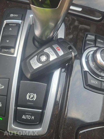 2013 BMW 5 Series Sedan 535i xDrive - miniatura 8