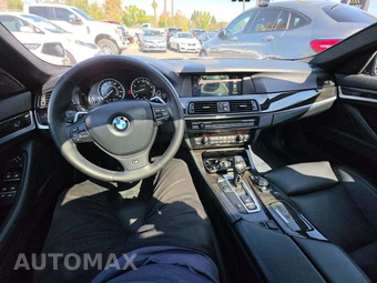 2013 BMW 5 Series Sedan 550i w/M Sport Pkg - miniatura 10