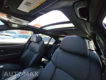 2013 BMW 5 Series Sedan 550i w/M Sport Pkg - miniatura 11