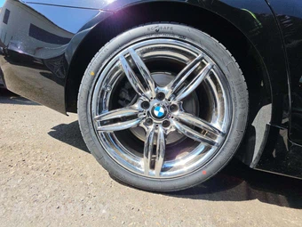 2013 BMW 5 Series Sedan 550i w/M Sport Pkg - miniatura 28