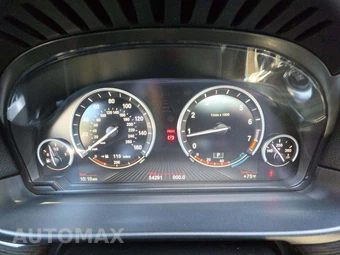 2013 BMW 5 Series Sedan 550i w/M Sport Pkg - miniatura 9