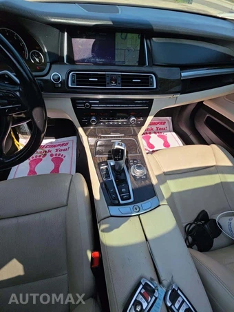 2013 BMW 7 Series Sedan 740Li – miniatura 10