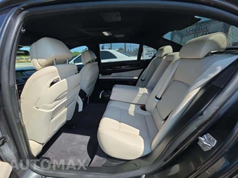 2013 BMW 7 Series Sedan 740Li – miniatura 13