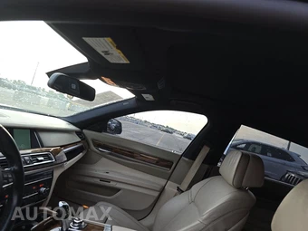 2013 BMW 7 Series Sedan 740Li xDrive - miniatura 17