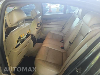 2013 BMW 7 Series Sedan 750i - miniatura 13