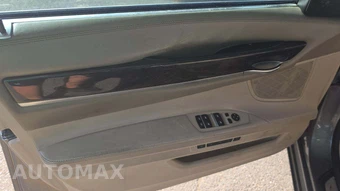 2013 BMW 7 Series Sedan 750i - miniatura 20