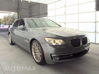 2013 BMW 7 Series Sedan 750i - miniatura 3