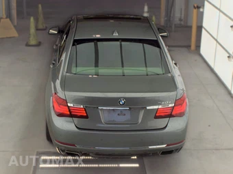 2013 BMW 7 Series Sedan 750i - miniatura 5