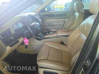 2013 BMW 7 Series Sedan 750i - miniatura 7