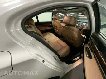 2013 BMW 7 Series Sedan 750i xDrive - miniatura 16
