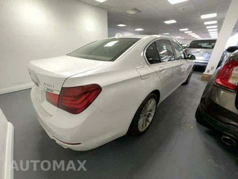 2013 BMW 7 Series Sedan 750i xDrive - miniatura 3