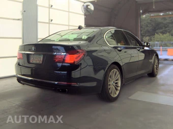 2013 BMW 7 Series Sedan 750i xDrive - miniatura 4