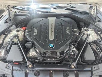 2013 BMW 7 Series Sedan 750Li xDrive - miniatura 15