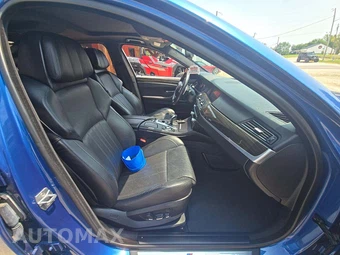 2013 BMW M5 Sedan - miniatura 19