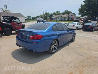 2013 BMW M5 Sedan - miniatura 4