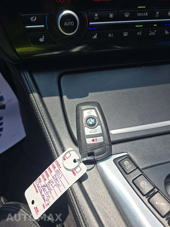 2013 BMW M5 Sedan - miniatura 9