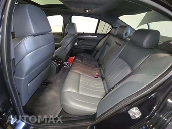 2013 BMW M5 Sedan - miniatura 10