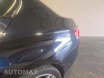 2013 BMW M5 Sedan - miniatura 23