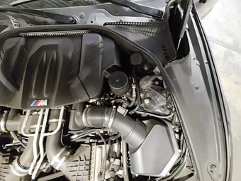 2013 BMW M5 Sedan - miniatura 29