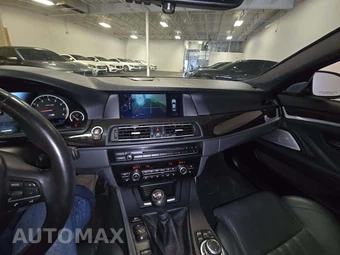 2013 BMW M5 Sedan - miniatura 7