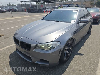 2013 BMW M5 Sedan