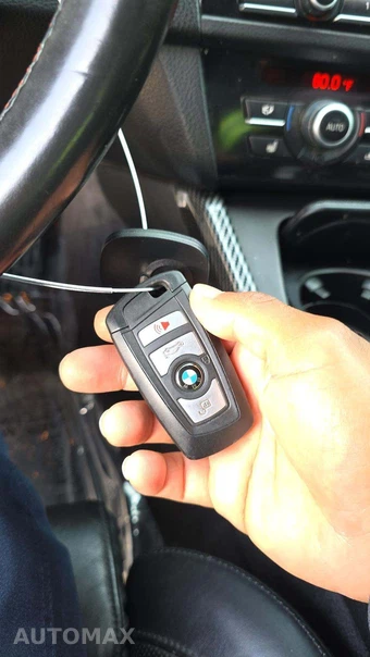 2013 BMW M5 Sedan - miniatura 19