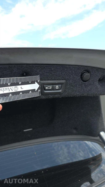 2013 BMW M5 Sedan - miniatura 22