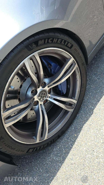2013 BMW M5 Sedan - miniatura 29