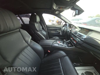 2013 BMW M5 Sedan - miniatura 8