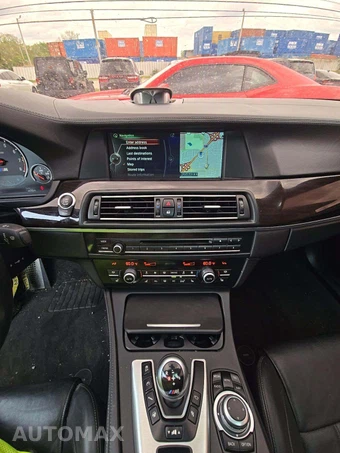 2013 BMW M5 Sedan - miniatura 10