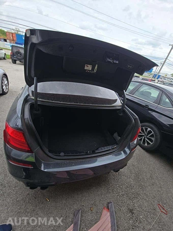 2013 BMW M5 Sedan - miniatura 14