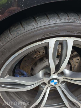 2013 BMW M5 Sedan - miniatura 23
