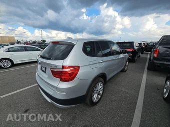 2013 BMW X3 Sports Activity Vehicle xDrive28i – miniatura 4