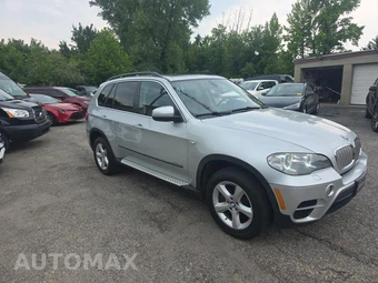 2013 BMW X5 Sports Activity Vehicle xDrive50i - miniatura 3