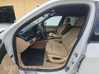 2013 BMW X5 Sports Activity Vehicle xDrive50i - miniatura 3