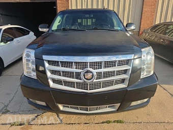 2013 Cadillac Escalade ESV Platinum Edition 1SD – miniatura 2
