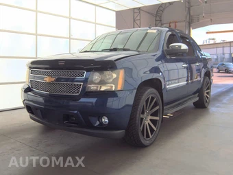 2013 Chevrolet Avalanche LTZ Crew Cab Short Bed 1LZ