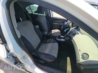 2013 Chevrolet Cruze LS 1SA – miniatura 8