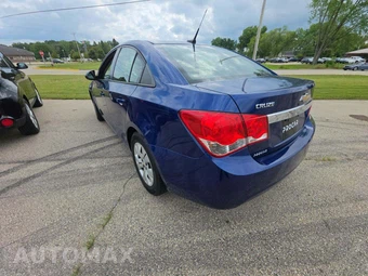 2013 Chevrolet Cruze LS 1SA - miniatura 2