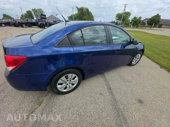 2013 Chevrolet Cruze LS 1SA - miniatura 4