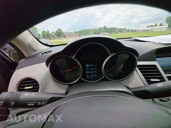 2013 Chevrolet Cruze LS 1SA - miniatura 9