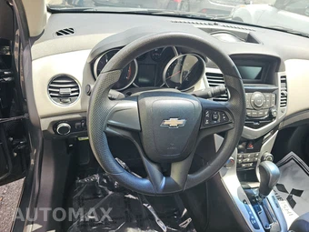 2013 Chevrolet Cruze LS 1SB - miniatura 10