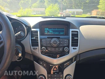 2013 Chevrolet Cruze LS 1SB – miniatura 10