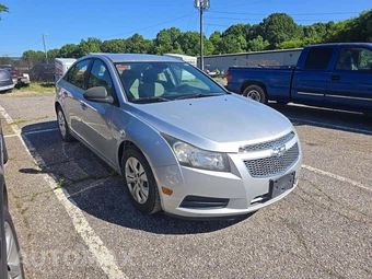 2013 Chevrolet Cruze LS 1SB – miniatura 4