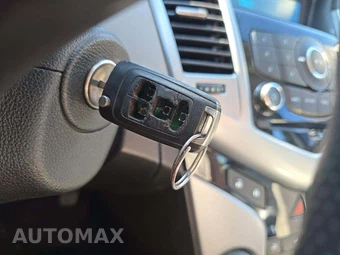 2013 Chevrolet Cruze LS 1SB – miniatura 8
