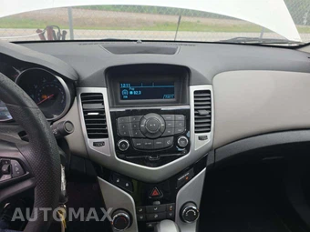 2013 Chevrolet Cruze LS 1SB – miniatura 10